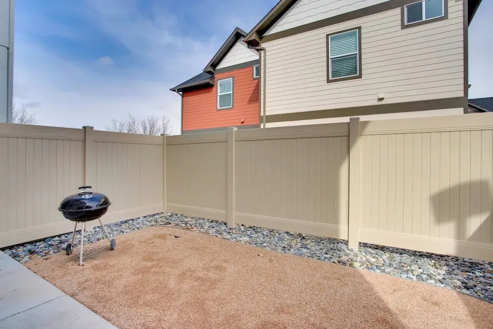 Modern Townhome ~ 3 Mi to Dtwn Grand Junction