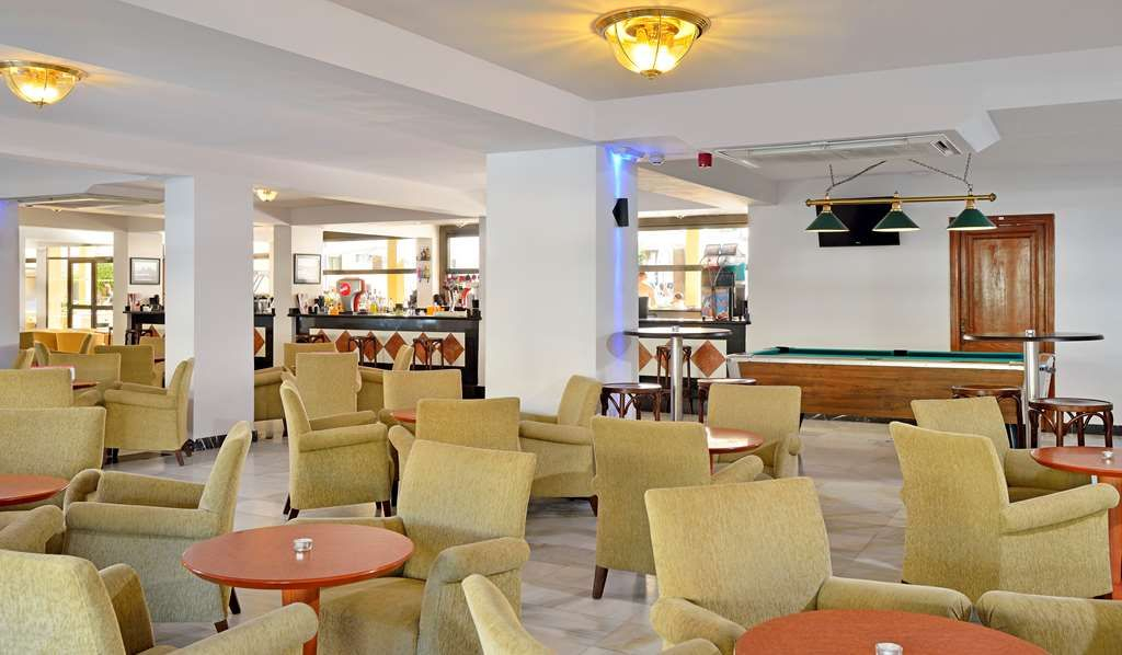 Отель Innside by Meliá Alcudia
