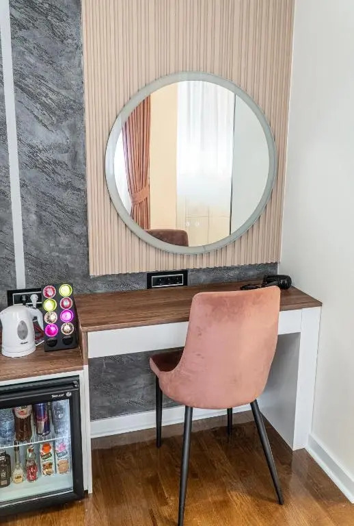 9 Nine - Luxury Apartments & Suites