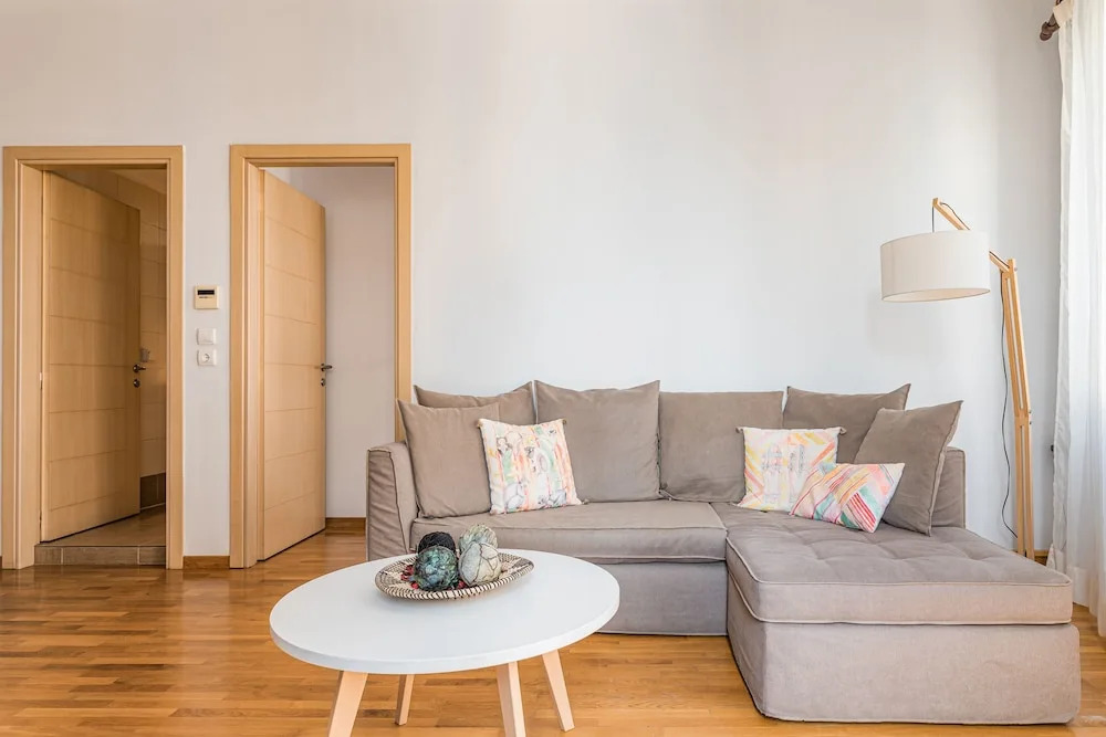Villa Porto- Naftilos Residences