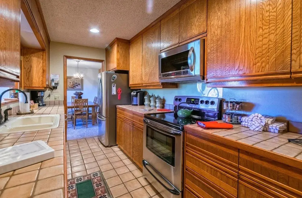 Cedar Lower Luxury Vacation At Windcliff 2 Bedroom Home by RedAwning