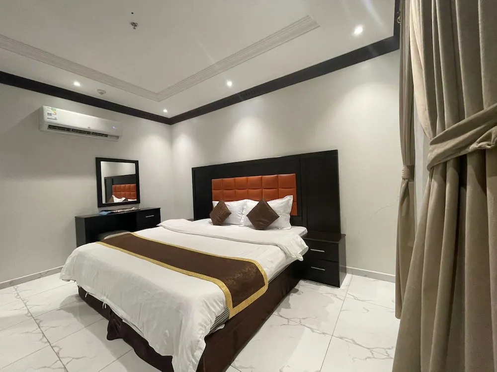 OYO 660 Taj Sabaa Apartments