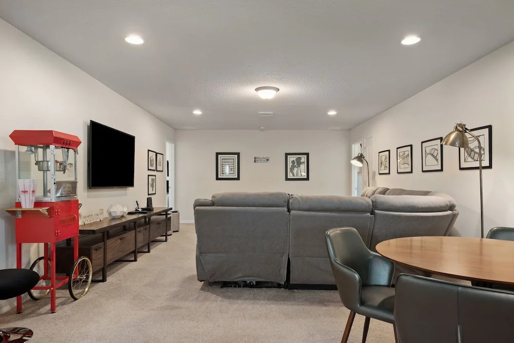 Ww_725r Westside Extravaganza 8 Bedroom Apts