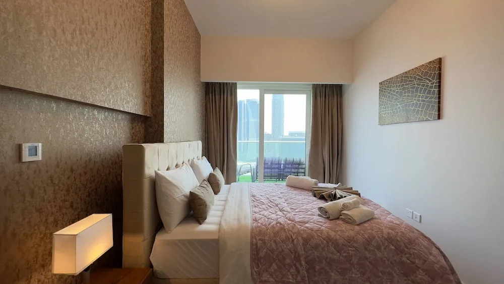 Mh - 2 Bhk Canal View Near Dubai Mall - Ref2516
