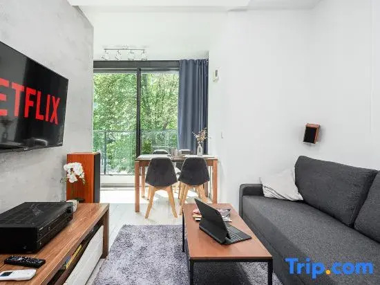 Lumina spacious apartments with parking in Warsaw