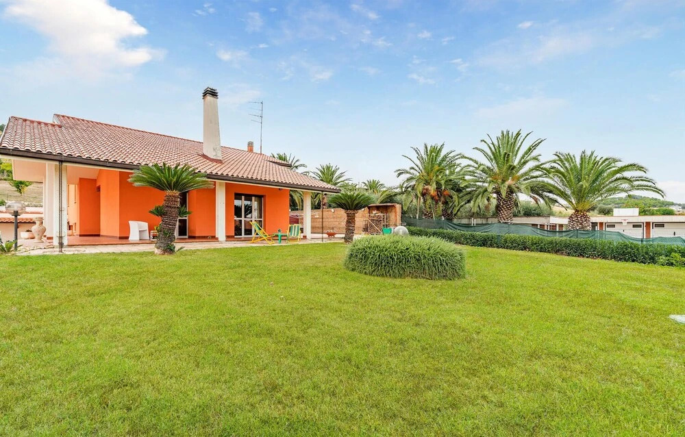 Lovely Home In Martinsicuro With Wifi