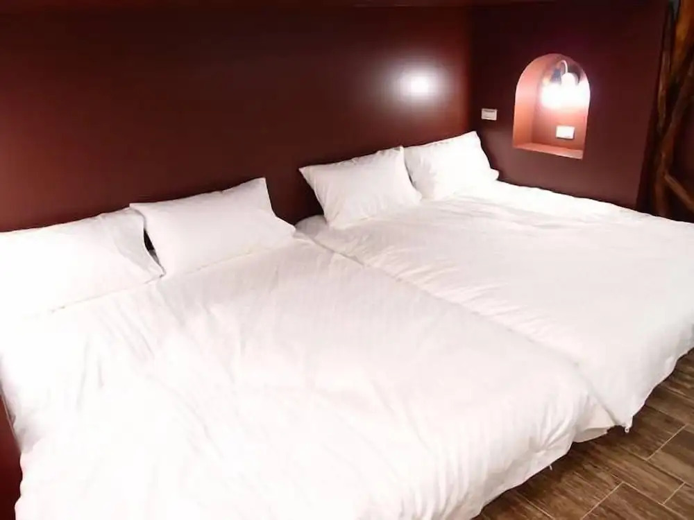 23 Here B&B