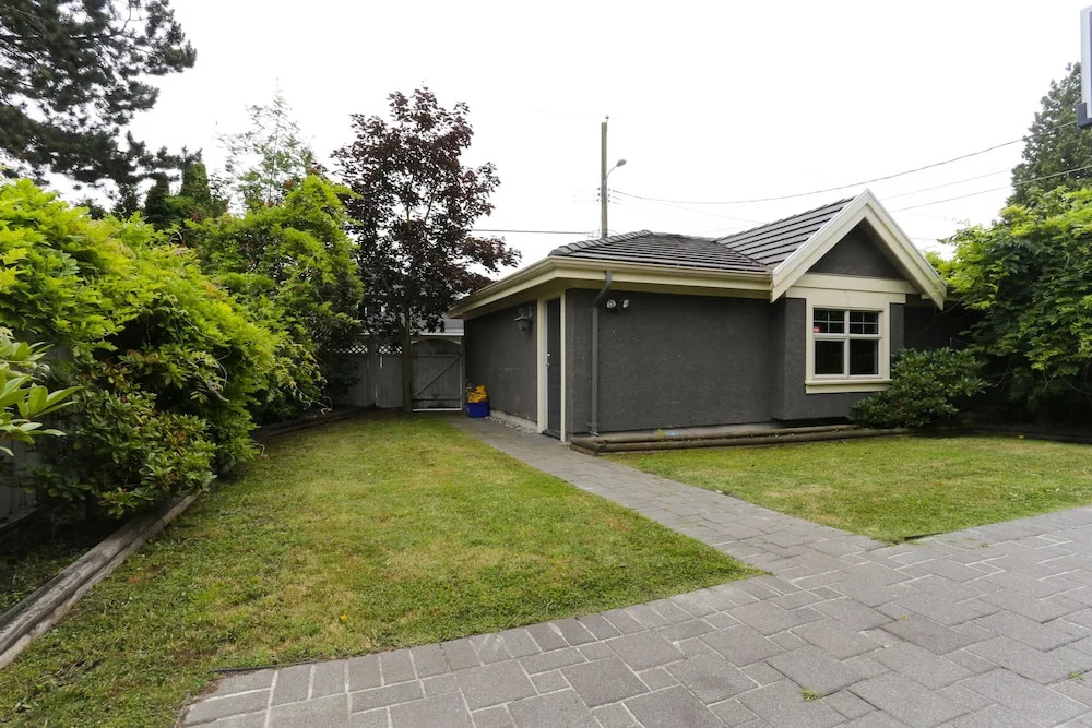 Grand 4 Bedroom Vacation House near Vancouver Downtown