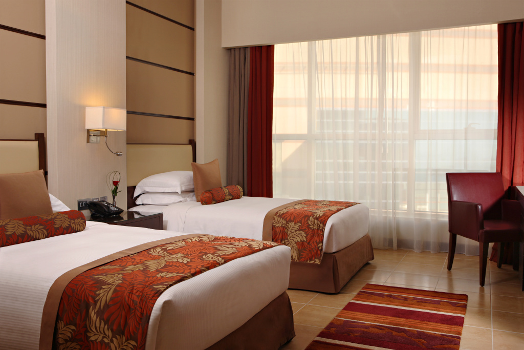 Отель Khalidiya Palace Rayhaan by Rotana
