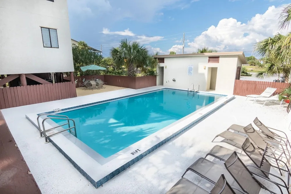 Holiday Hideaway condo