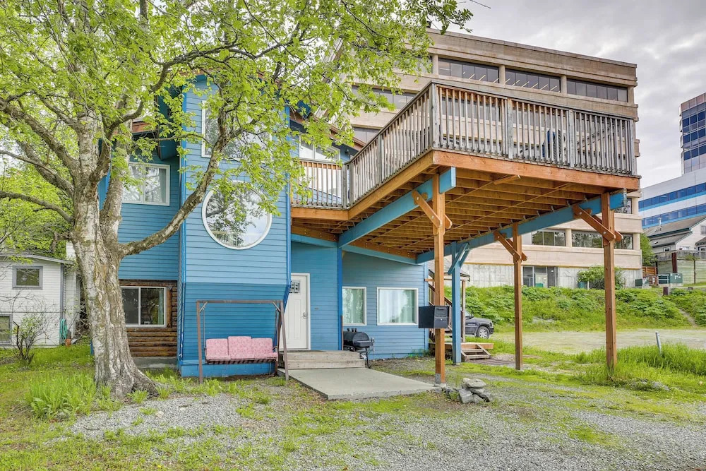 Modern Anchorage Getaway, Steps From Coastal Trail