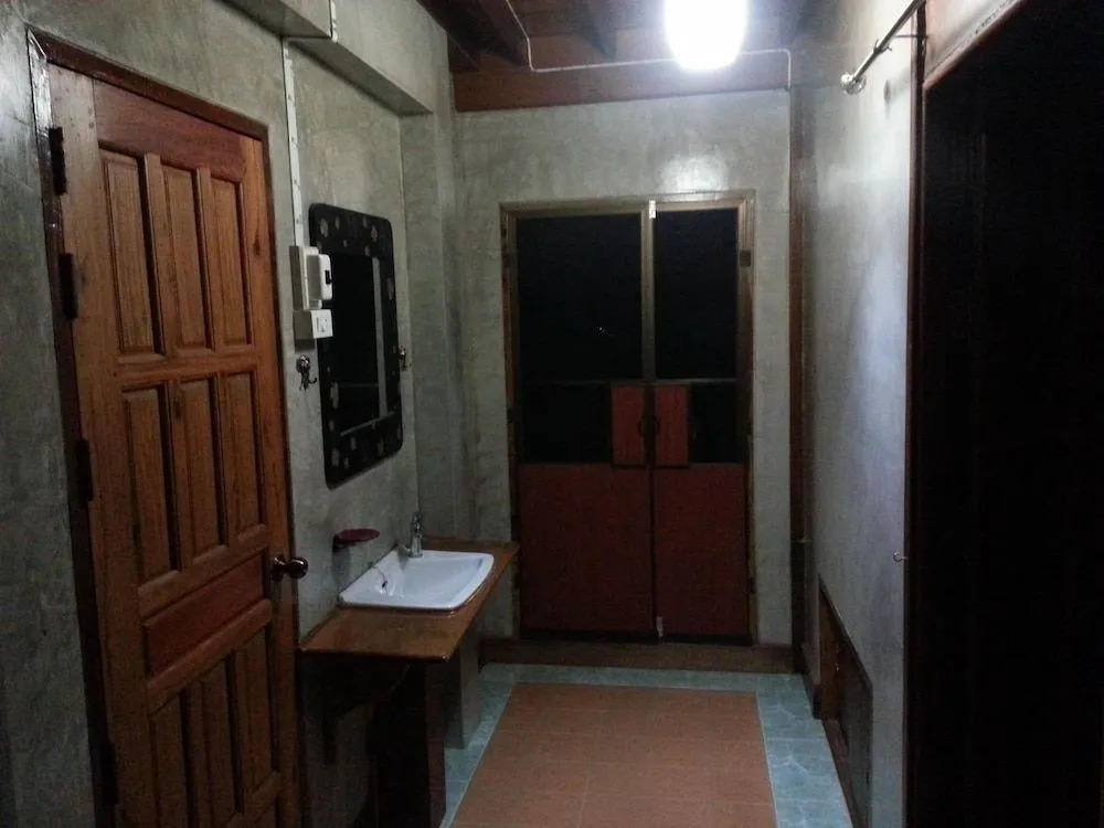 Rim Nam Kong Homestay & Campsite