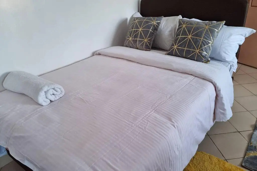Cozy studio with WIFI &Parking in South B