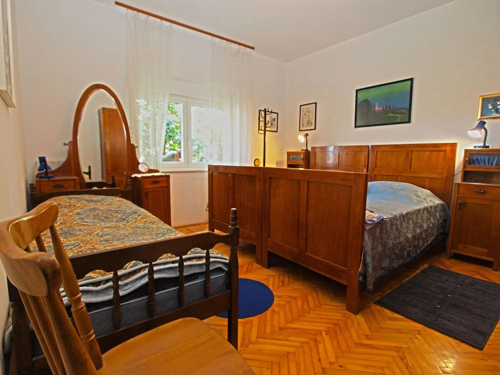 Apartment 461