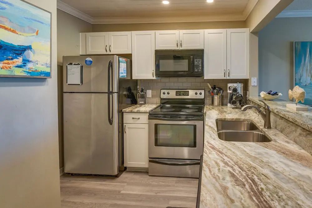 Miramar Beach Rental w/ Pool Access & Golf Course!