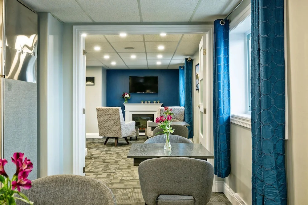 Royal Inn & Suites