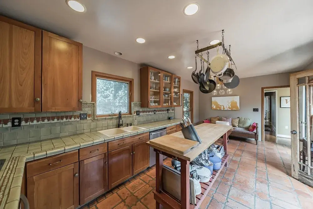 1925 Spanish Villa Retreat Near Disneyland In Historic Park Santiago 3 Bedroom Home by Redawning