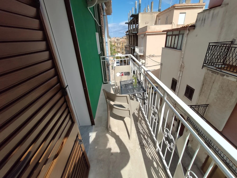 IN CENTRO ROOMS Vicino Cefalù SELF-CHEK-IN