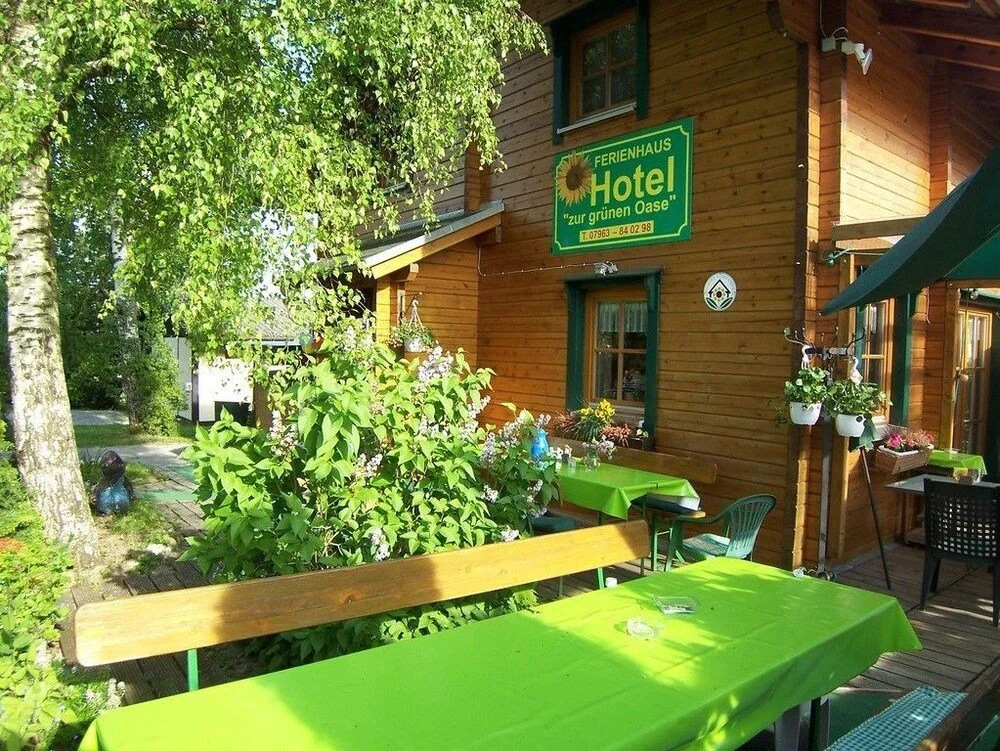 Ferienhaus-Hotel "Zur Grünen Oase"