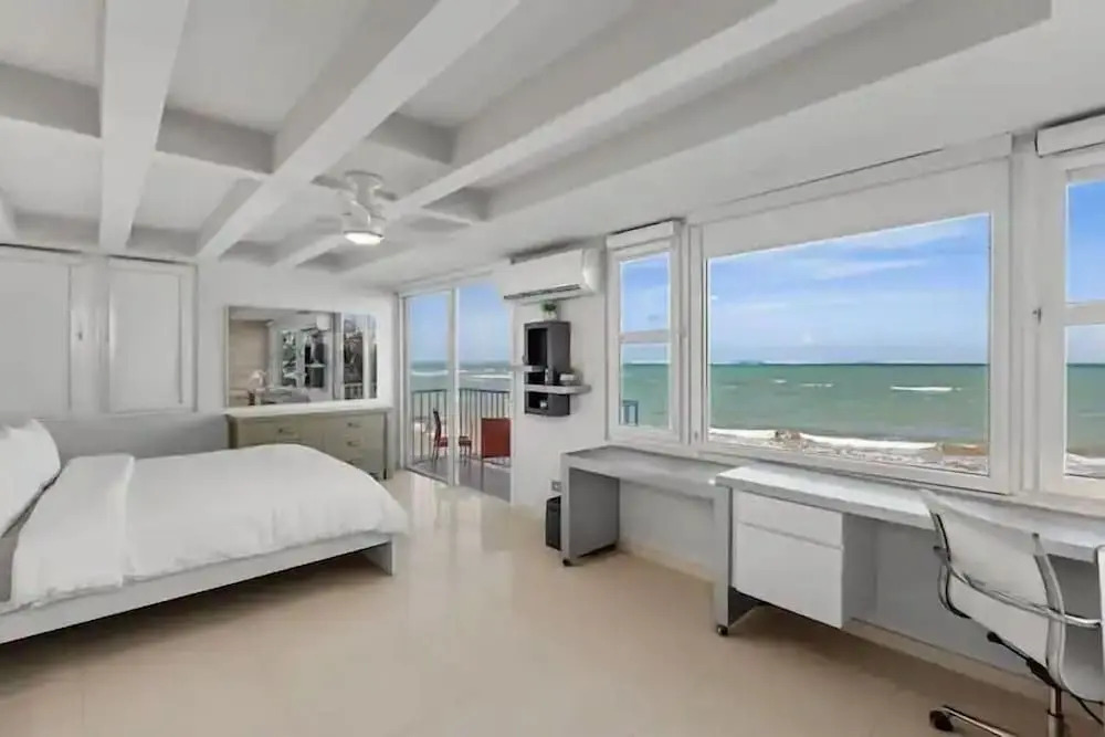 Beach Front  Amapola SeaSide Apt