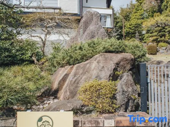 【Pine House】Private Villa for 6 | With Onsen | Japanese Garden