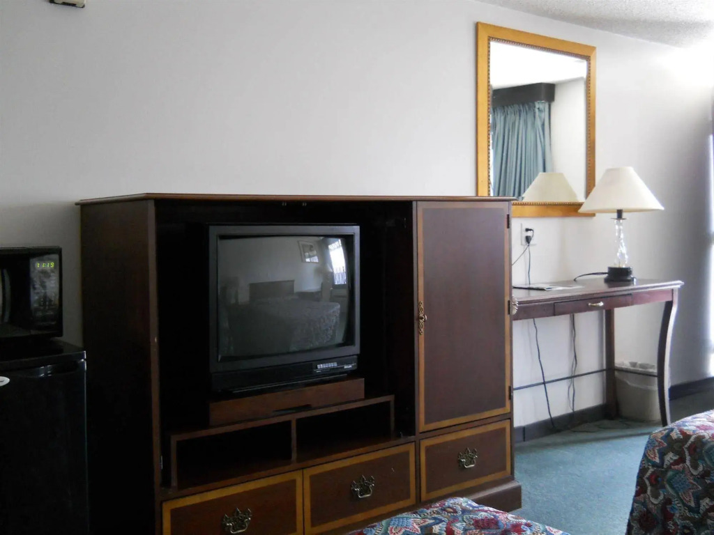 Value Inn Motel - Milwaukee Airport South