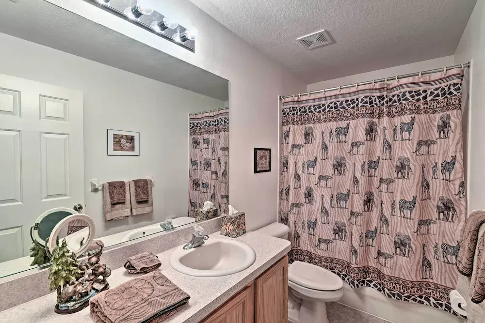 Bright Spring Hill Home: 5 Mi to Weeki Wachee Park