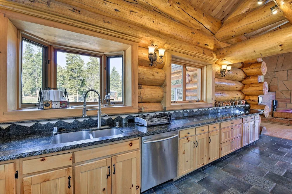 22str-00019 Fairplay High Country Lodge w/ Hot Tub
