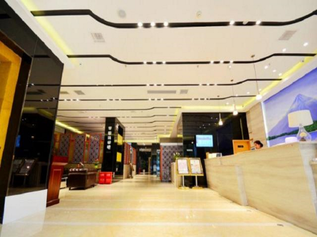 Lavande Hotel Wuhan Nanhu WalMart Branch