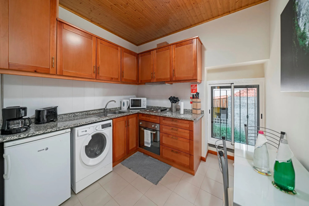 In the pedestrianised Funchal Old Town, close to amenities | Taberna Apartment 3
