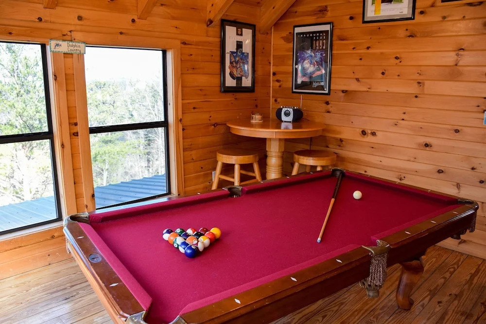 BEAR'S VIEW - 2 Br Cabin