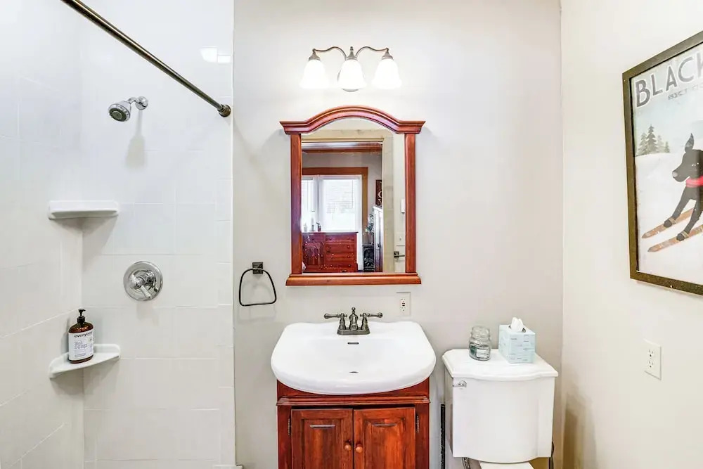 5 Mi to Ski: Family-friendly Home in West Dover!