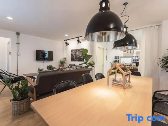 2 Bedrooms 1 living room near Old City