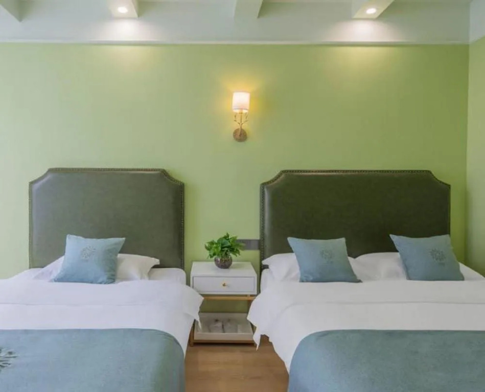 Floral Hotel Falan Small Town