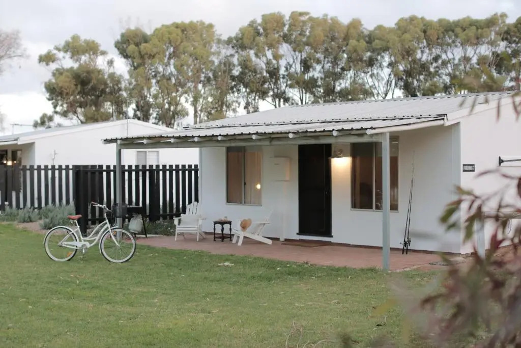 Esperance Chalet Village