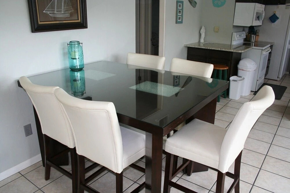Hibiscus Breeze - Newly Renovated 3 BR Home - Shared Hot Tub