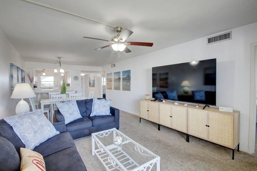 167 El Matador 2 Bedroom Condo by RedAwning