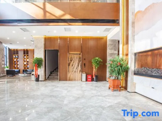 Wutong Hotel (Yingbin Road, Wanda Plaza, Huiji, Zhengzhou)