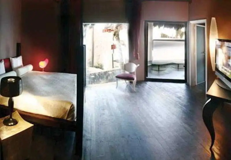 Mosquito Beach Hotel