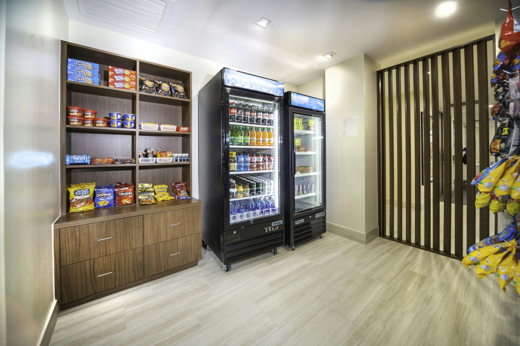 Holiday Inn Express & Suites - Fort Myers Airport by IHG