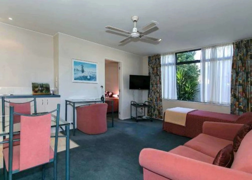 Academy Motor Inn