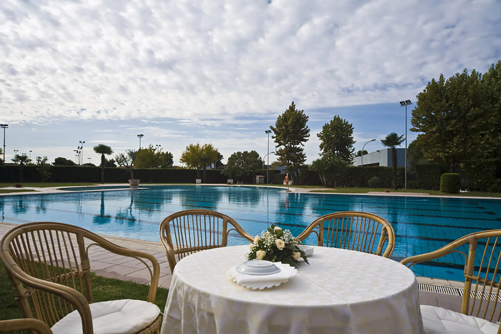 Aris Garden Hotel