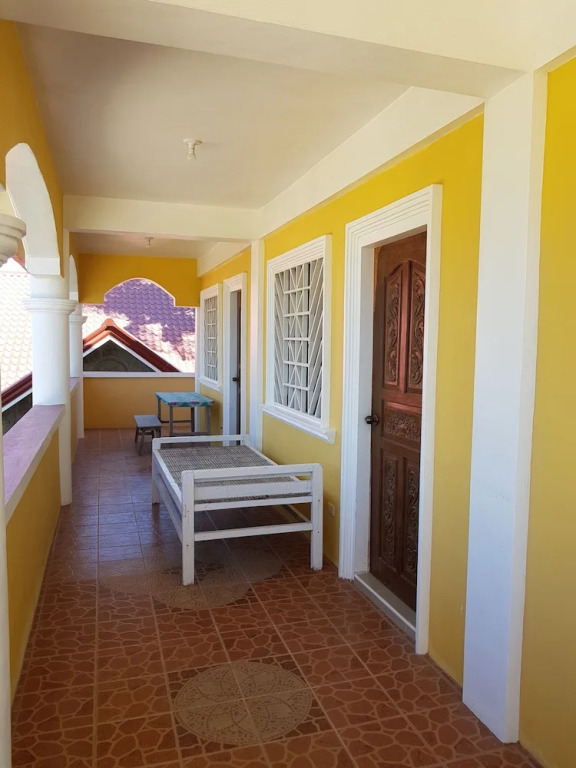 Paz Patar Beach House Resort