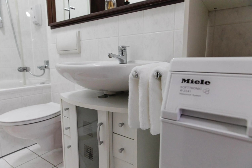 Luxury flat between Cologne and Bonn, shuttle from/to airport, trade fair, train station and Phantasy Land Bruhl