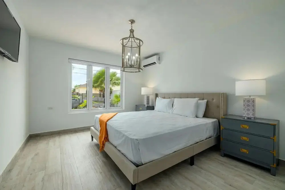 NEW 5BR Villa w Privatepool 3min to Eagle Beach