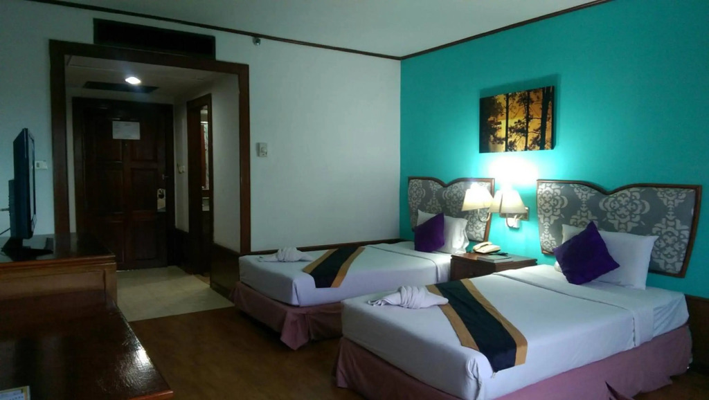Wattana Park Hotel