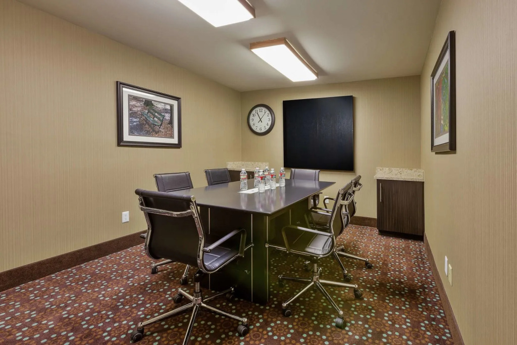 Spark by Hilton Bakersfield Central