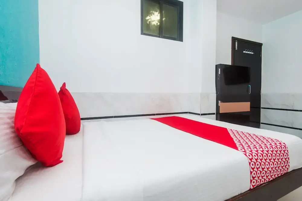 OYO 24504 Sion Residency