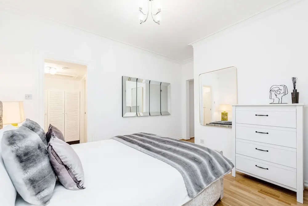 Earls Court Road Apartments