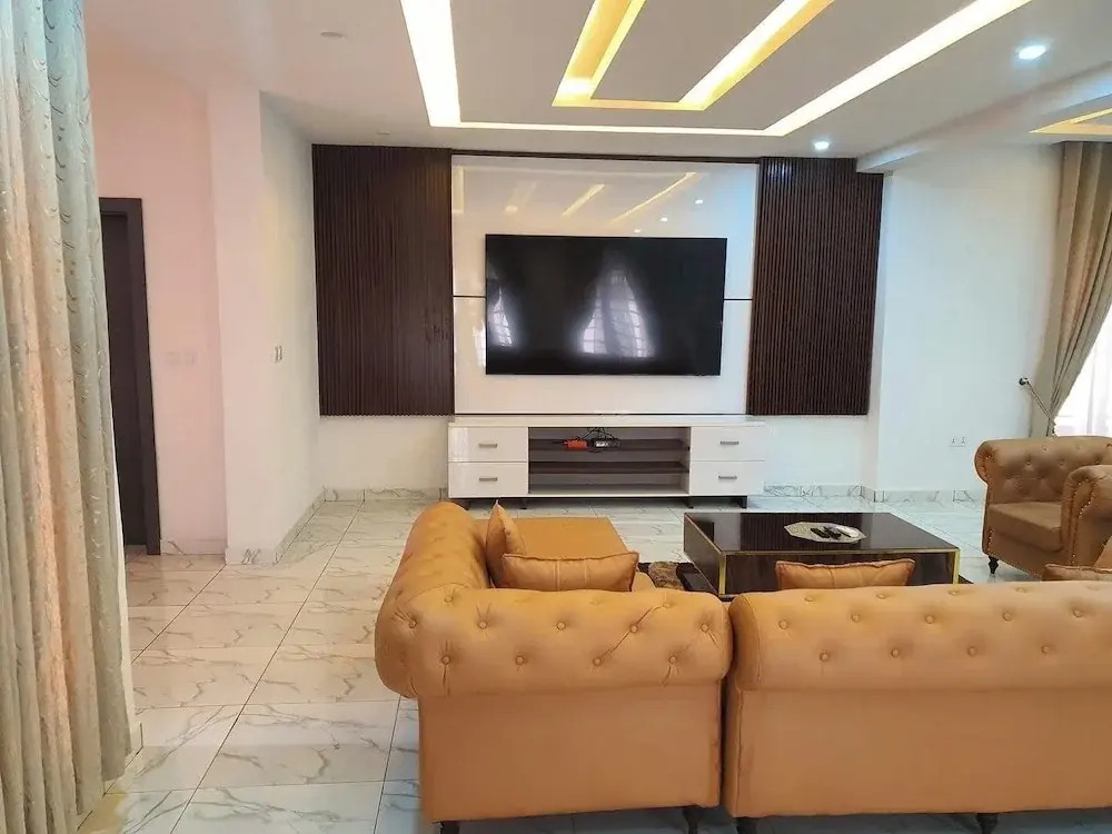 Readyhomes  Shortlets and Apartments